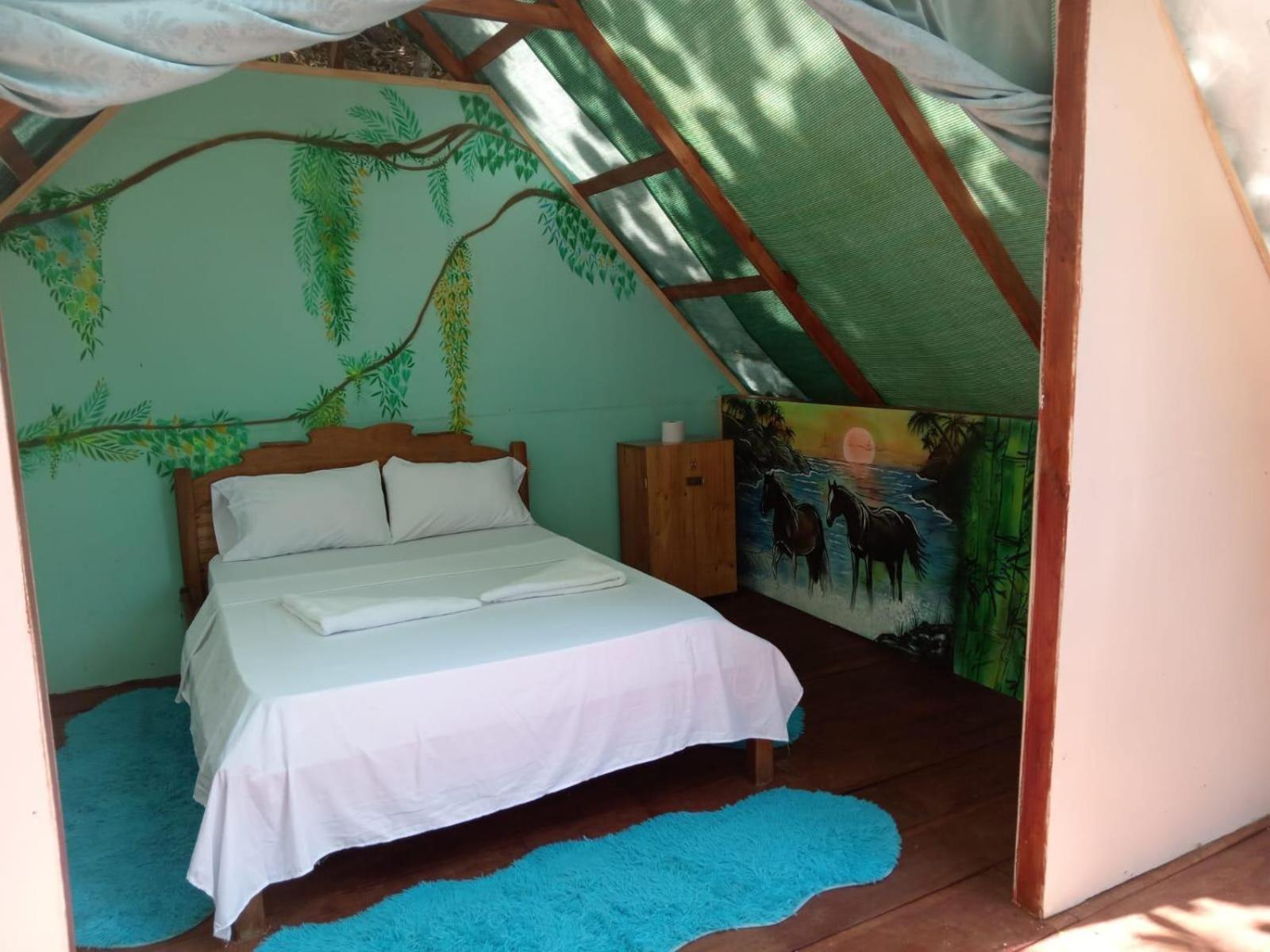 Pirate Drake Beach Hostel & Tour Company Drakes Bay Exterior foto